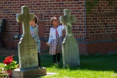 Children-at-Adele_s-Grave